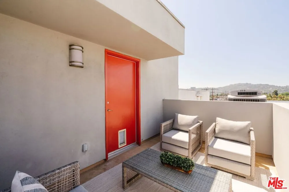 11011 Huston Street #PH3 North Hollywood, CA 91601