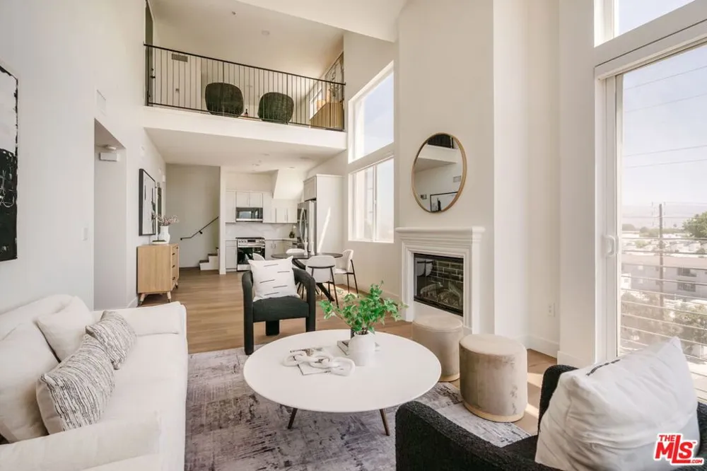 11011 Huston Street #PH3 North Hollywood, CA 91601
