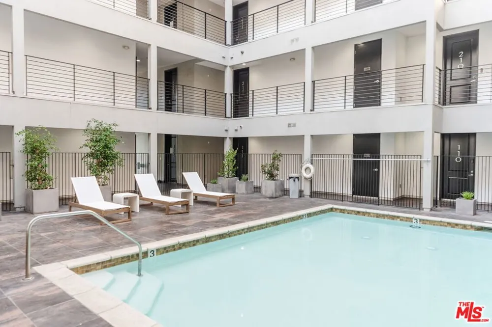 11011 Huston Street #PH3 North Hollywood, CA 91601