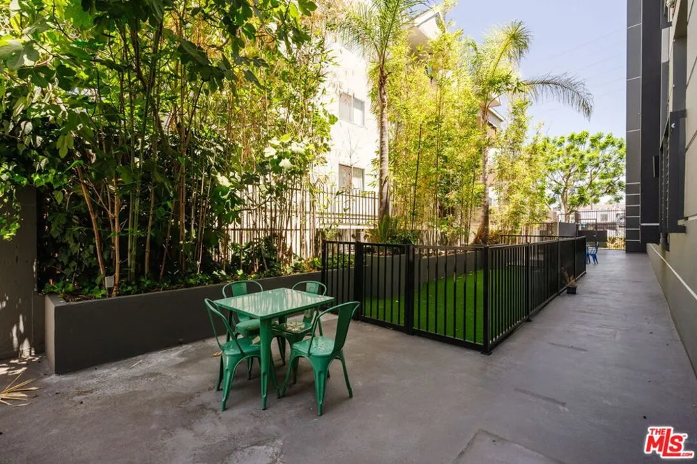 11011 Huston Street #PH3 North Hollywood, CA 91601