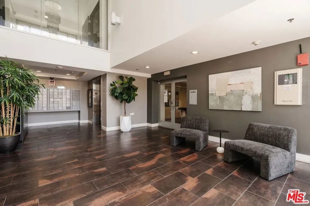 11011 Huston Street #PH3 North Hollywood, CA 91601