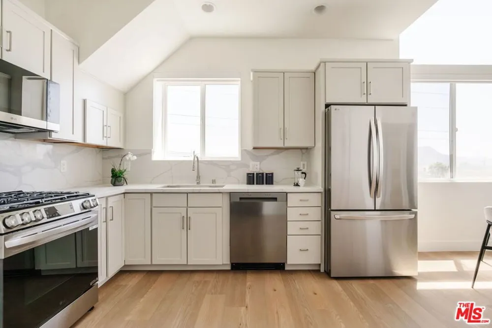 11011 Huston Street #PH3 North Hollywood, CA 91601