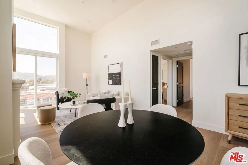 11011 Huston Street #PH3 North Hollywood, CA 91601