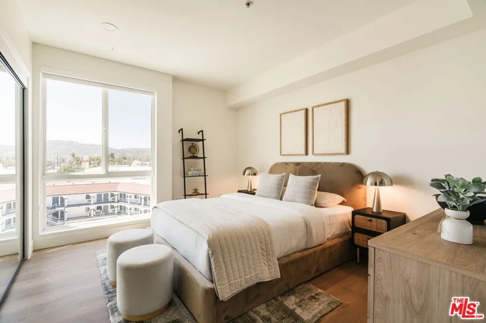 11011 Huston Street #PH3 North Hollywood, CA 91601