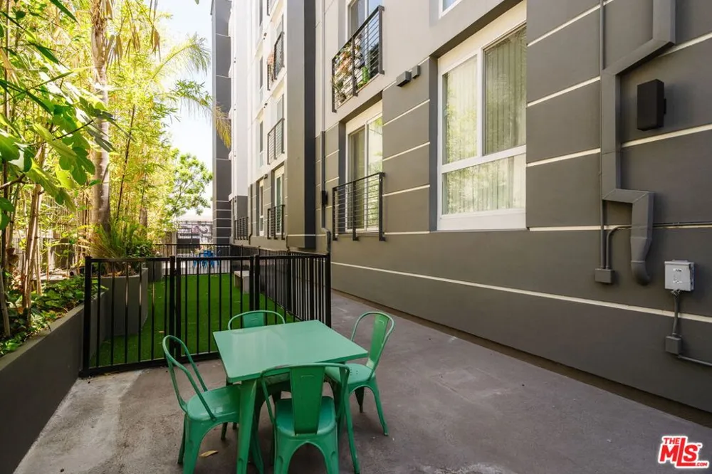 11011 Huston Street #PH3 North Hollywood, CA 91601