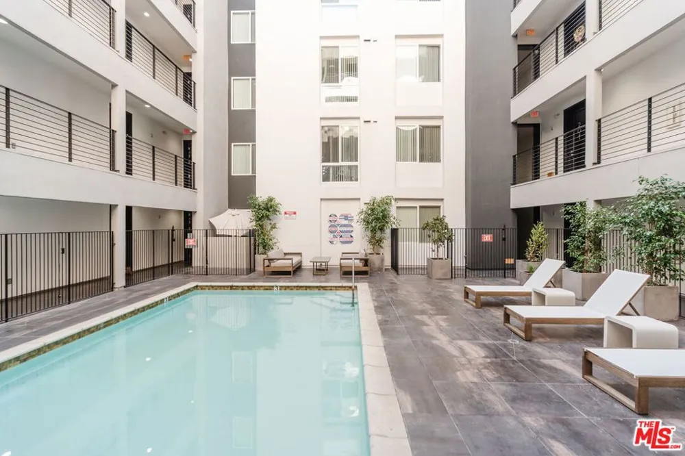 11011 Huston Street #PH3 North Hollywood, CA 91601
