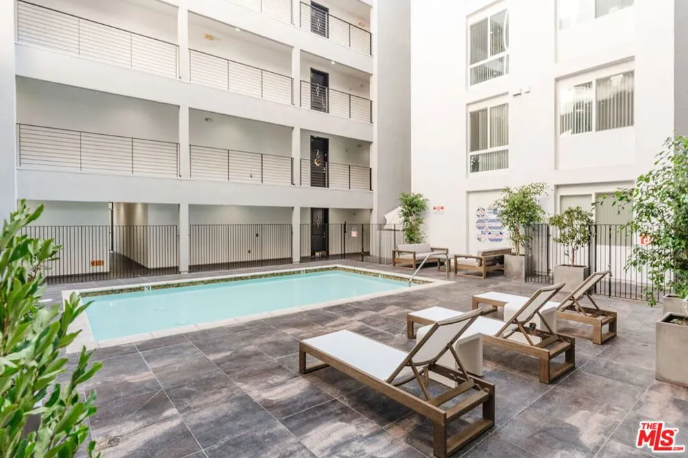 11011 Huston Street #PH3 North Hollywood, CA 91601