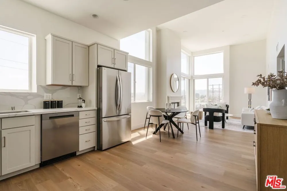 11011 Huston Street #PH3 North Hollywood, CA 91601