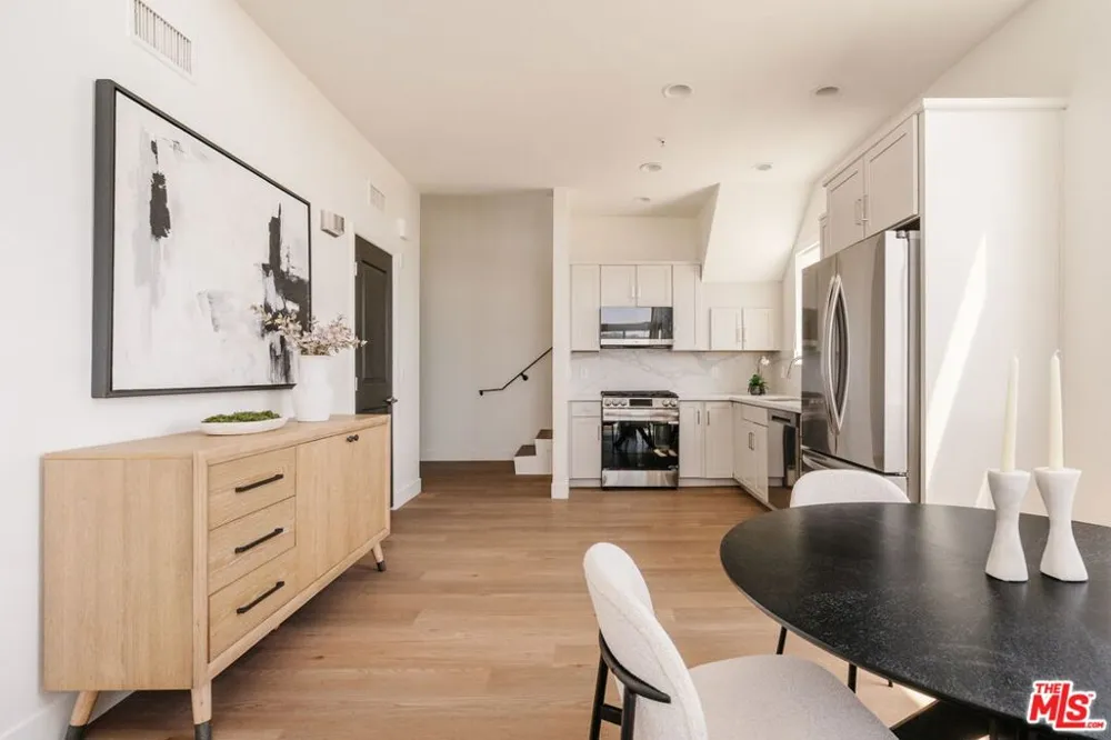 11011 Huston Street #PH3 North Hollywood, CA 91601