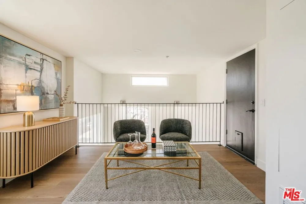 11011 Huston Street #PH3 North Hollywood, CA 91601