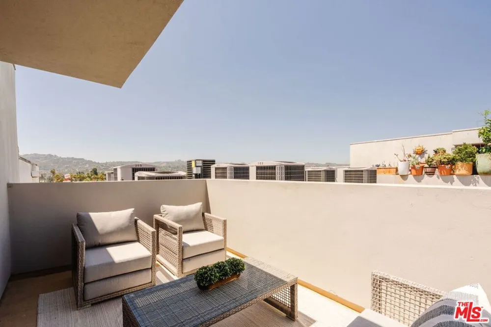 11011 Huston Street #PH3 North Hollywood, CA 91601