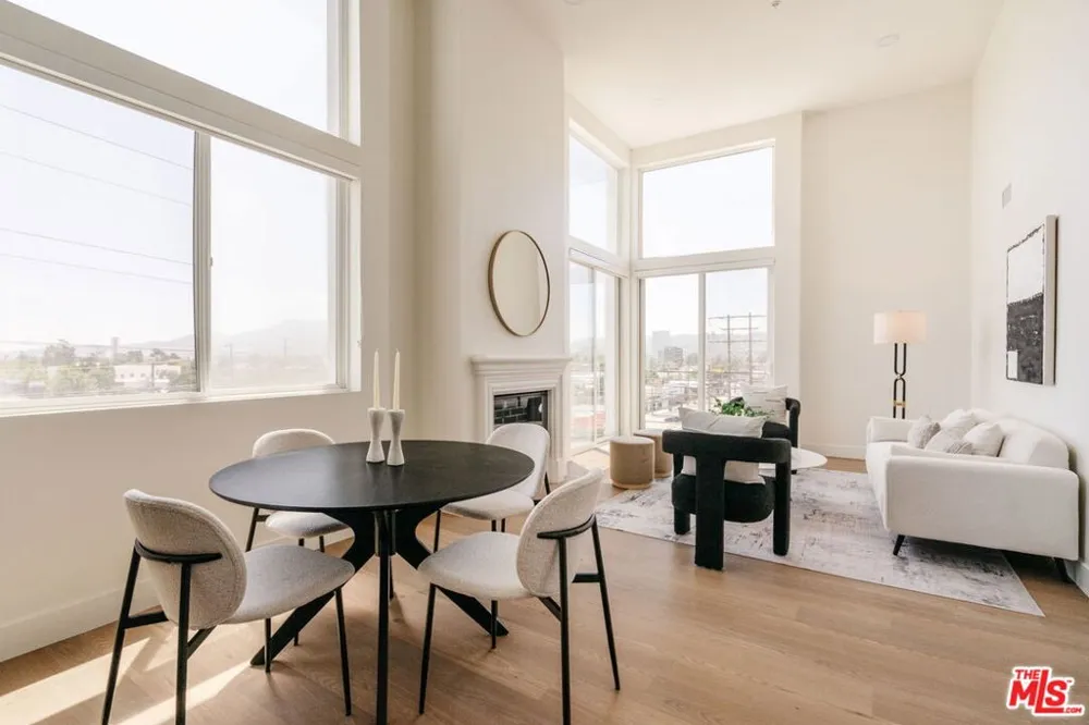 11011 Huston Street #PH3 North Hollywood, CA 91601