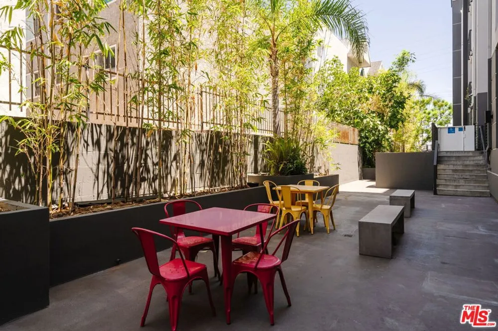 11011 Huston Street #PH3 North Hollywood, CA 91601
