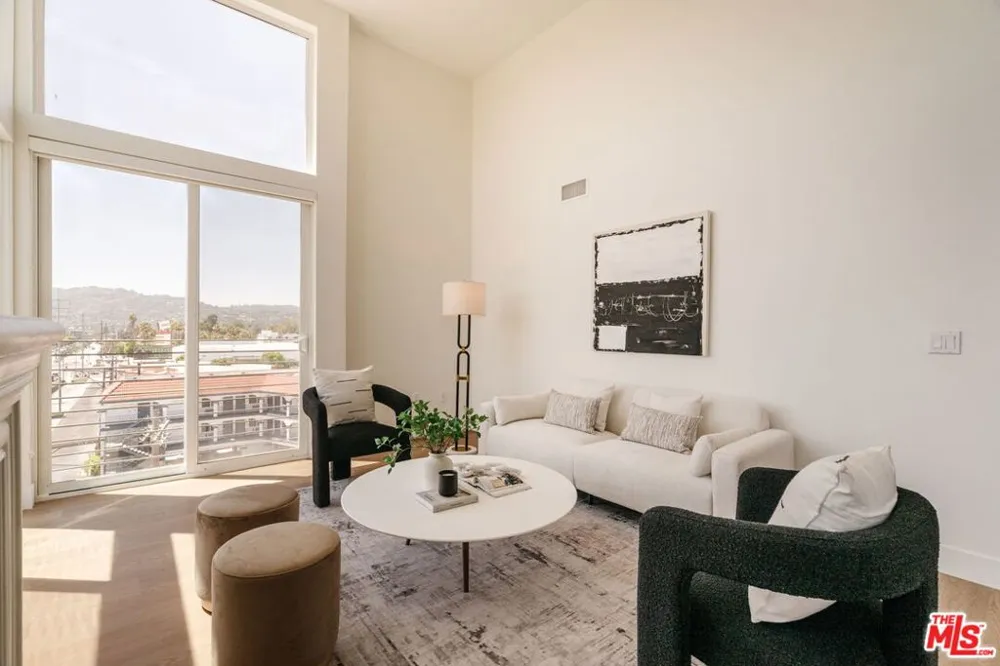 11011 Huston Street #PH3 North Hollywood, CA 91601