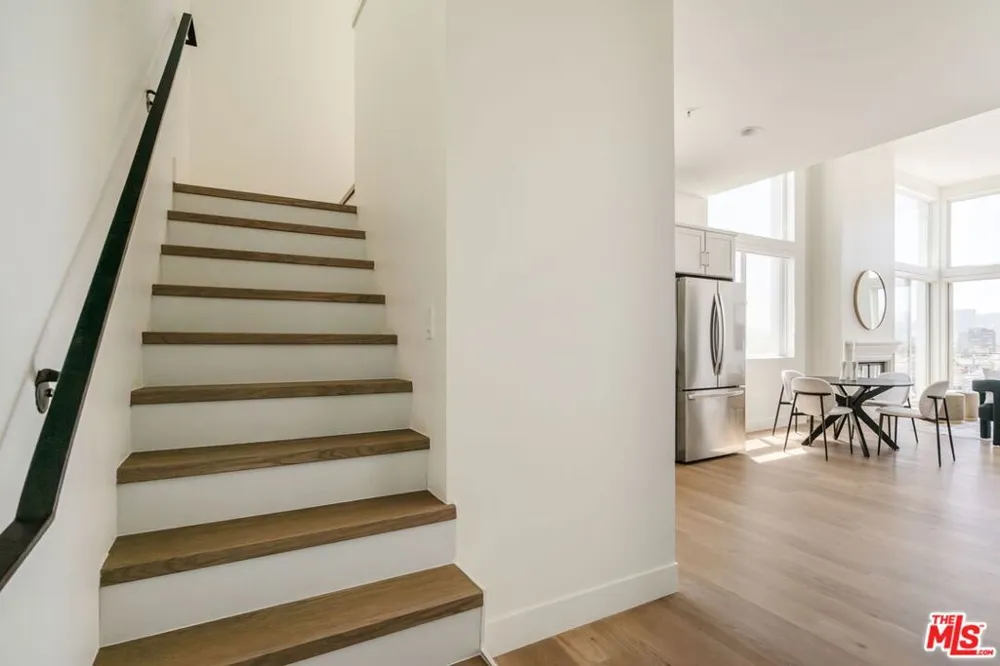 11011 Huston Street #PH3 North Hollywood, CA 91601