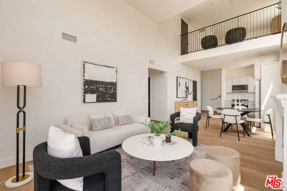 11011 Huston Street #PH3 North Hollywood, CA 91601