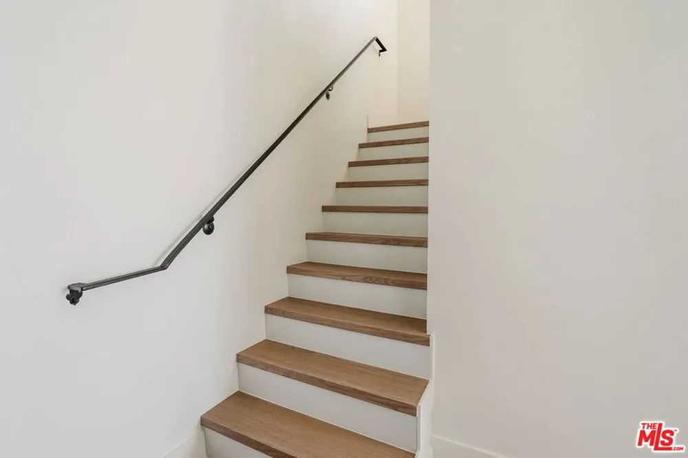 11011 Huston Street #PH3 North Hollywood, CA 91601