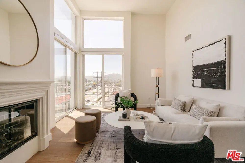 11011 Huston Street #PH3 North Hollywood, CA 91601