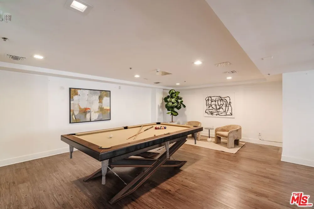 11011 Huston Street #PH3 North Hollywood, CA 91601