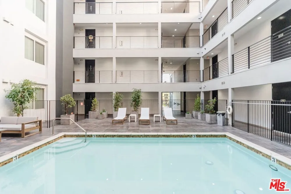 11011 Huston Street #PH3 North Hollywood, CA 91601
