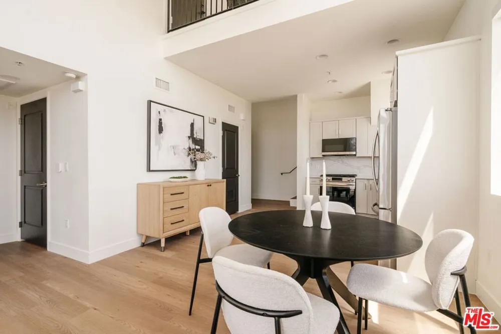 11011 Huston Street #PH3 North Hollywood, CA 91601