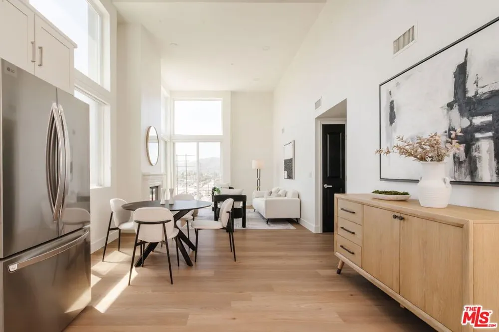 11011 Huston Street #PH3 North Hollywood, CA 91601