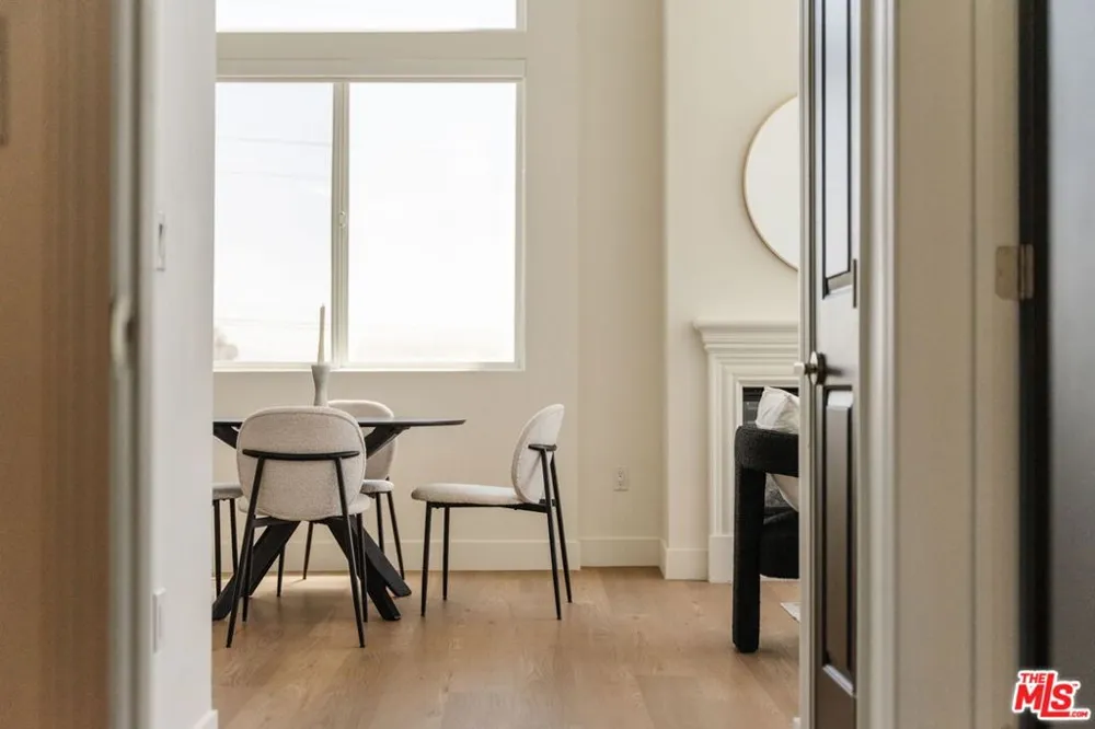11011 Huston Street #PH3 North Hollywood, CA 91601
