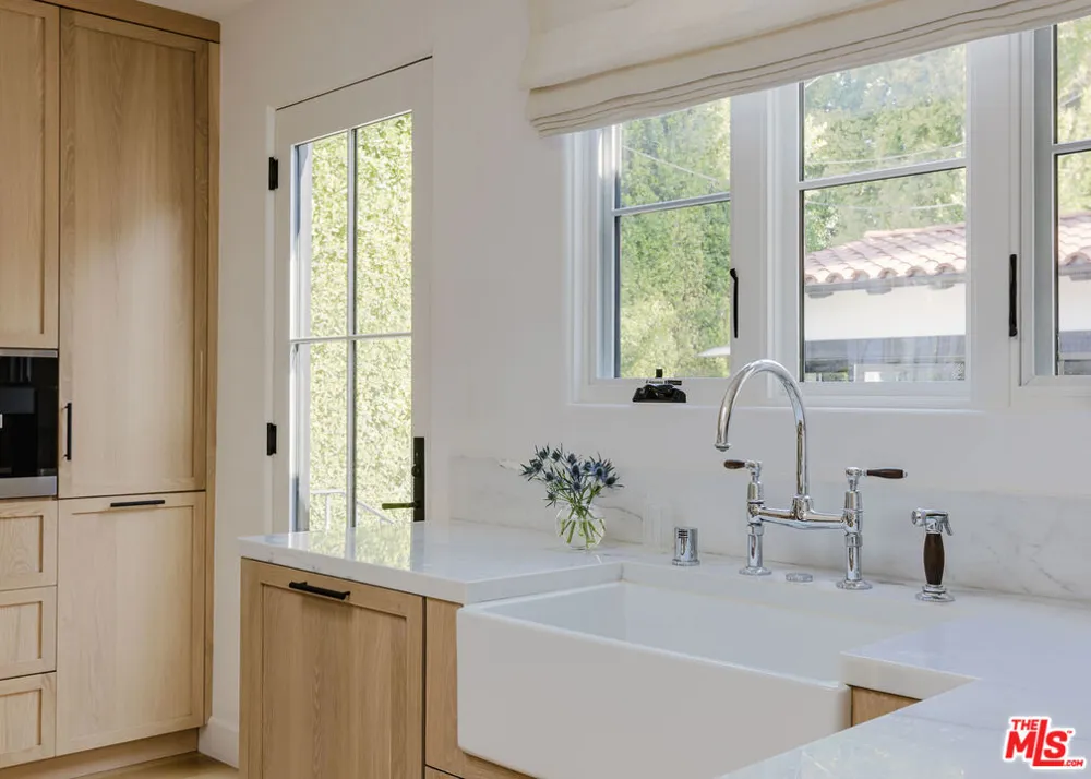 408 Westbourne Drive Los Angeles, CA 90048