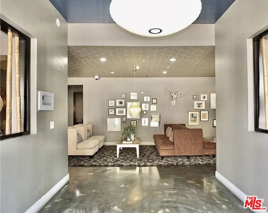 300 E 4th Street #208 Long Beach, CA 90802