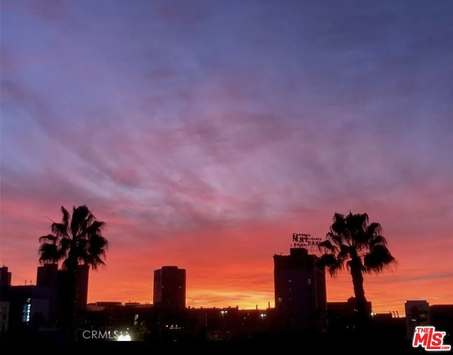 300 E 4th Street #208 Long Beach, CA 90802