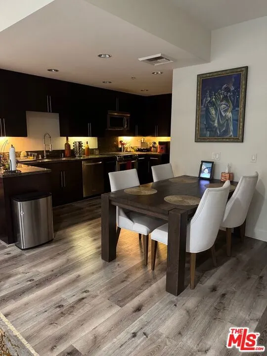 300 E 4th Street #208 Long Beach, CA 90802