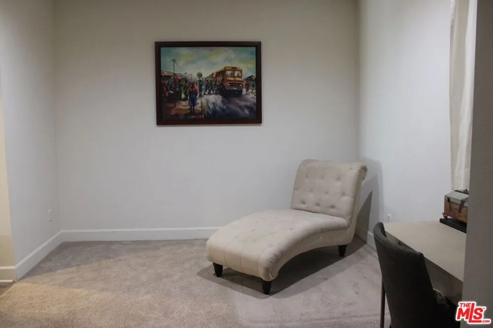 300 E 4th Street #208 Long Beach, CA 90802