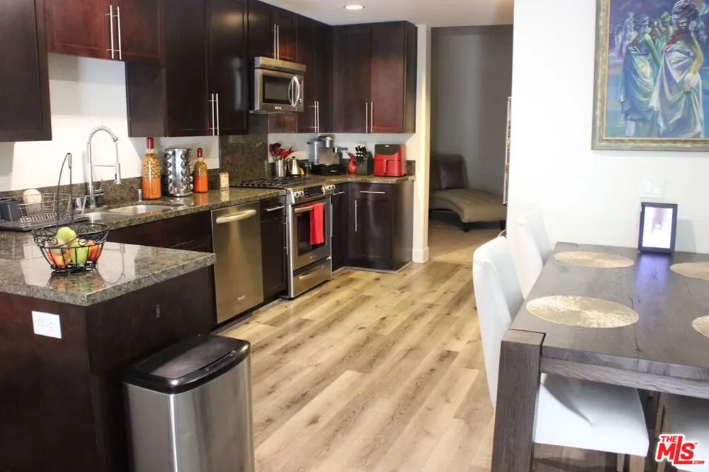 300 E 4th Street #208 Long Beach, CA 90802