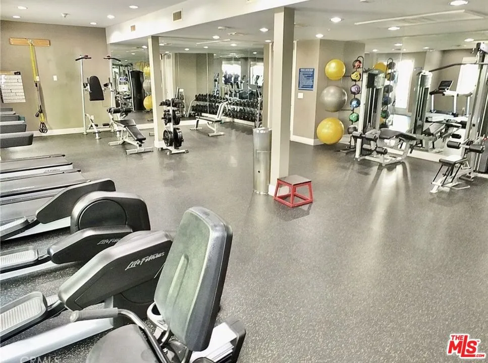 300 E 4th Street #208 Long Beach, CA 90802