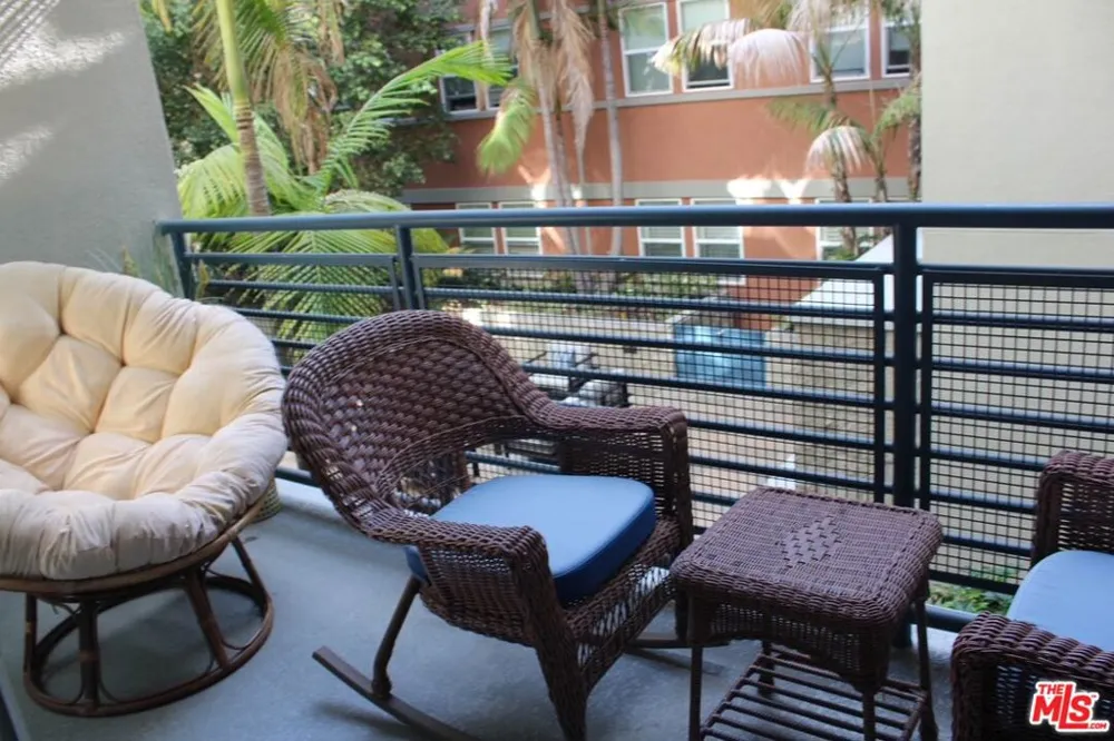 300 E 4th Street #208 Long Beach, CA 90802