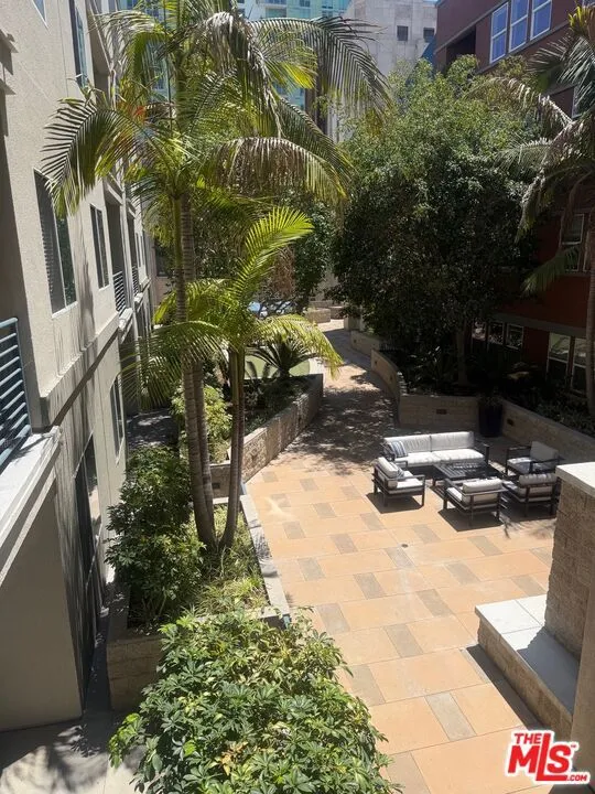 300 E 4th Street #208 Long Beach, CA 90802