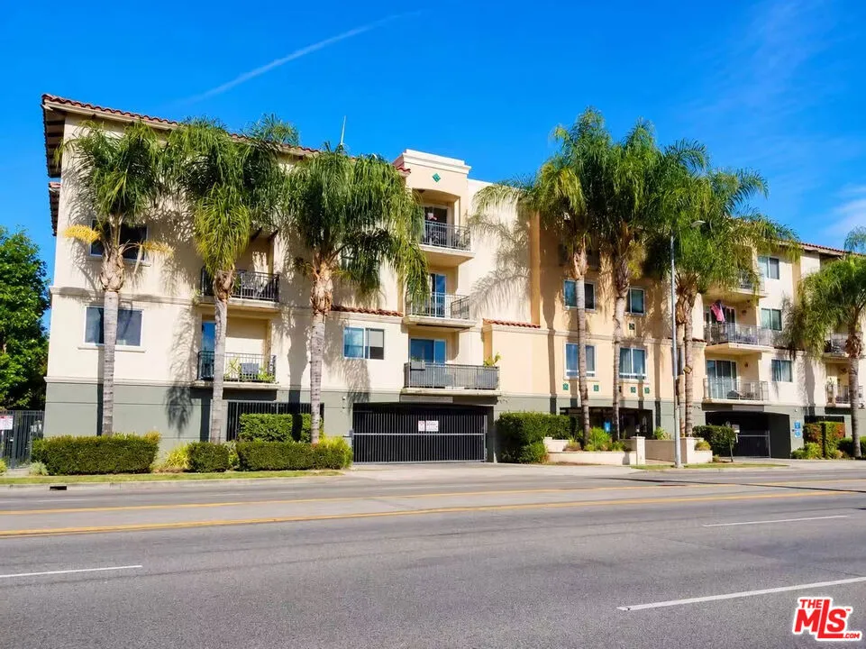 13941 Sherman Way #205 Van Nuys, CA 91405