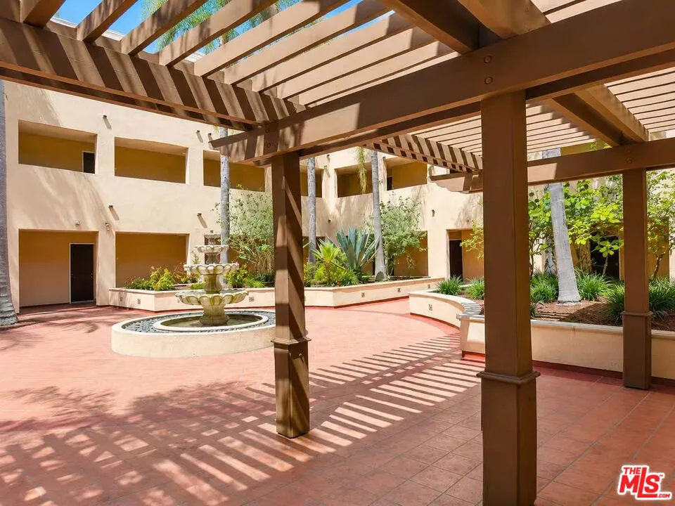 13941 Sherman Way #205 Van Nuys, CA 91405