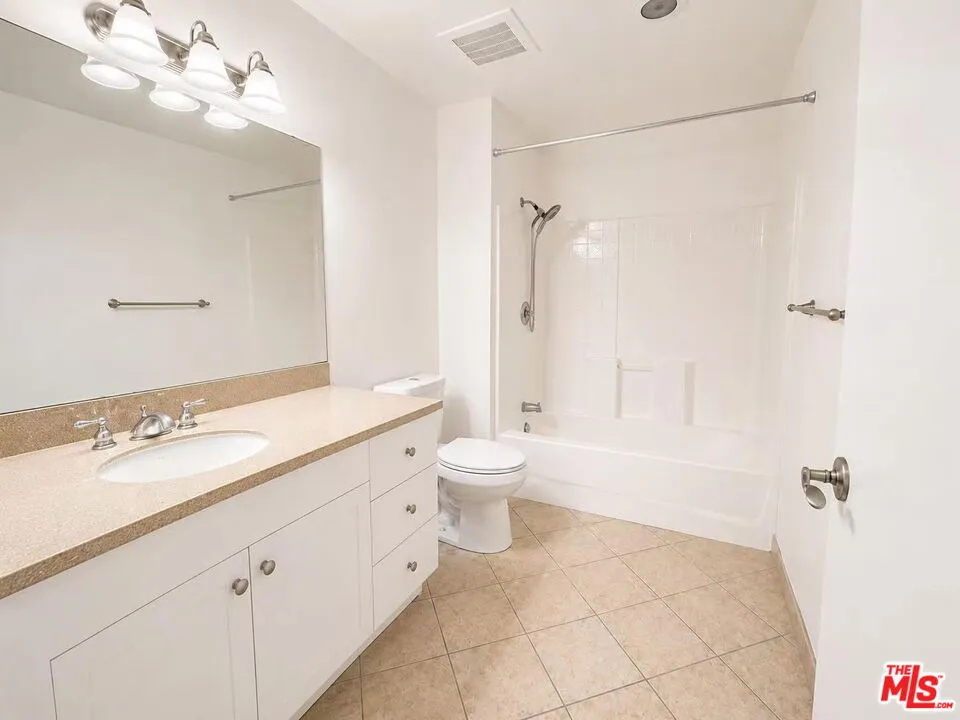 13941 Sherman Way #205 Van Nuys, CA 91405