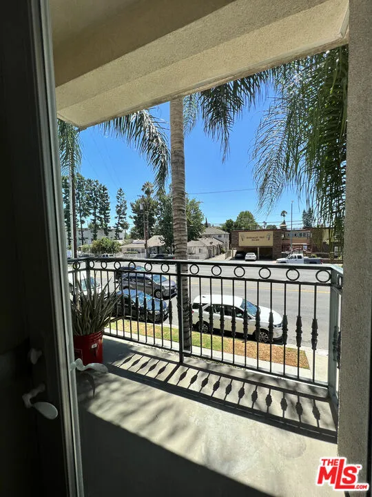 13941 Sherman Way #205 Van Nuys, CA 91405