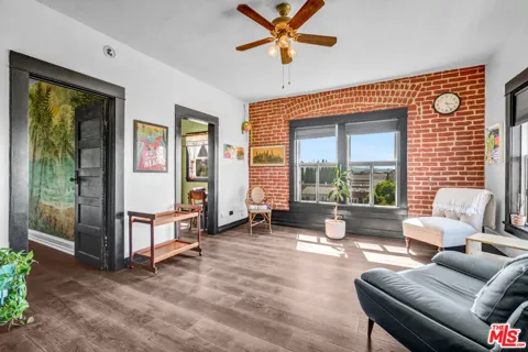 325 W 3rd Street #410