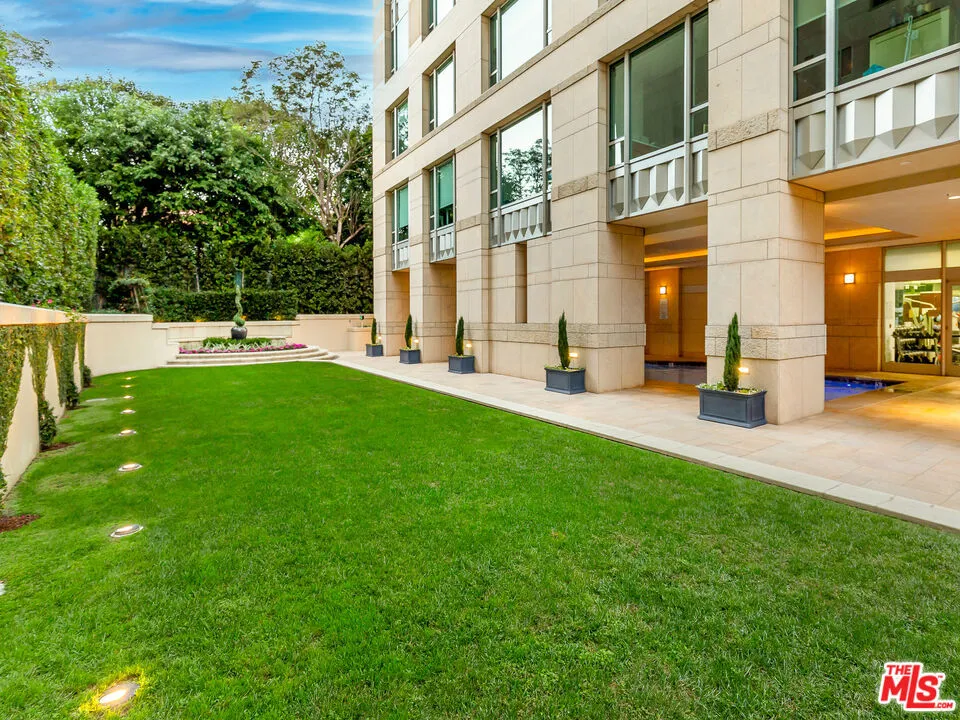 10727 Wilshire Boulevard #404 Los Angeles, CA 90024