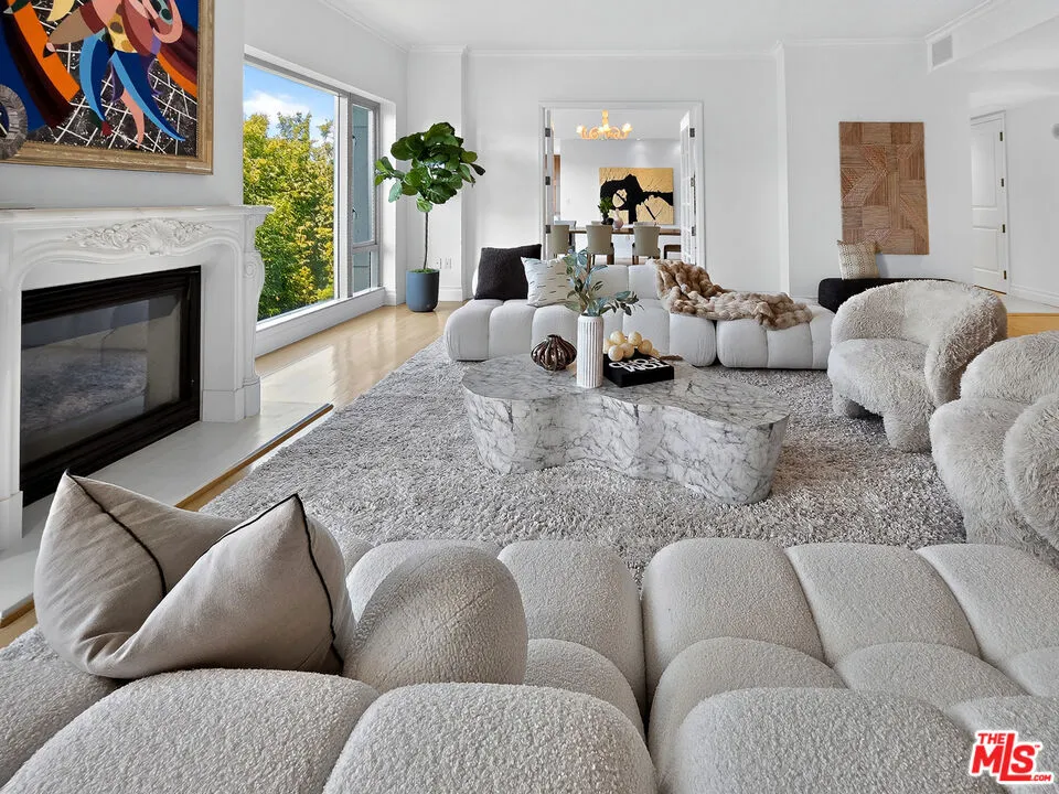10727 Wilshire Boulevard #404 Los Angeles, CA 90024