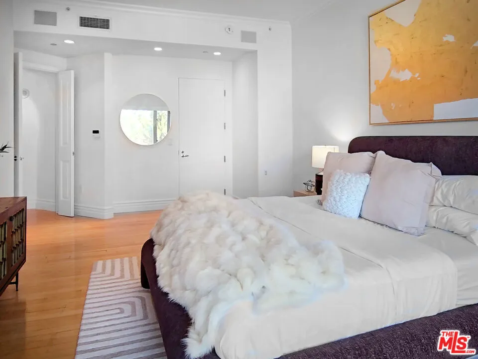 10727 Wilshire Boulevard #404 Los Angeles, CA 90024