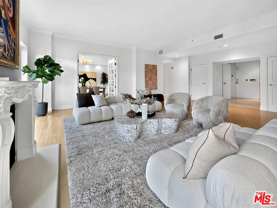 10727 Wilshire Boulevard #404 Los Angeles, CA 90024