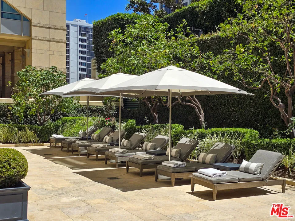 10727 Wilshire Boulevard #404 Los Angeles, CA 90024