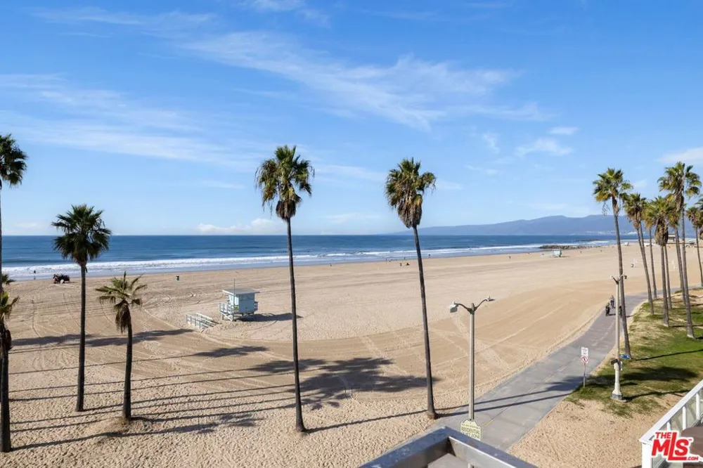 3007 Ocean Front Walk Venice, CA 90291