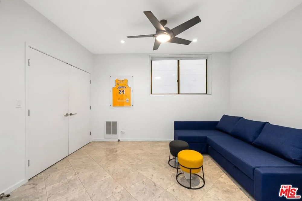 3007 Ocean Front Walk Venice, CA 90291