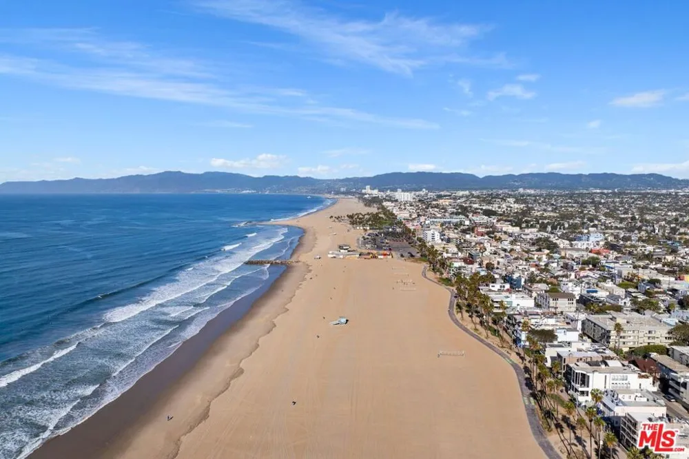 3007 Ocean Front Walk Venice, CA 90291