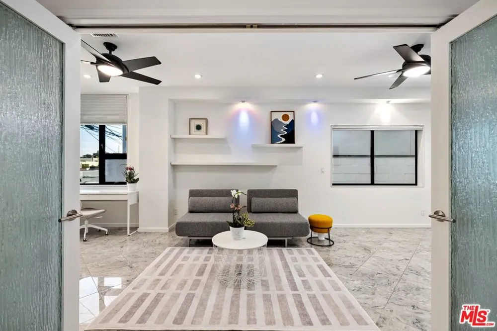 3007 Ocean Front Walk Venice, CA 90291